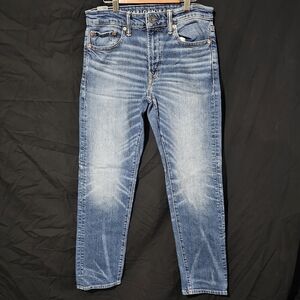 EUC Men's American Eagle Blue Jeans size 29x30 straight/tapered fit.